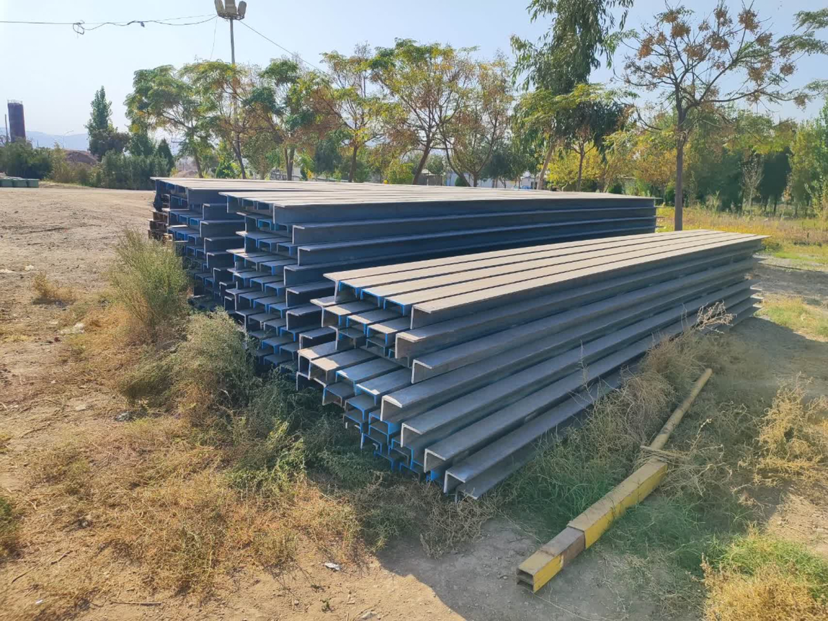 ساخت 200 دال بتنی و پل فلزی با رویکرد پدافند غیرعامل در منطقه پنج شهرداری قم 